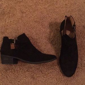 Abound booties size 9
